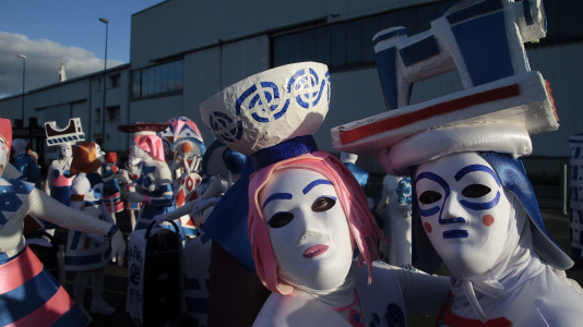 Desfile de comparsas 2025 en A Coruna (49)