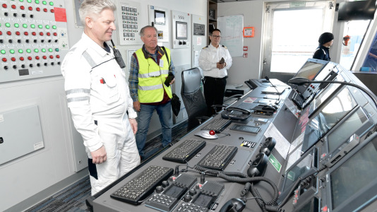 El Ocean Albatross visita el puerto herculino @Javier Albores (21)