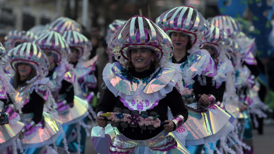 Desfile de comparsas 2025 en A Coruna (21)