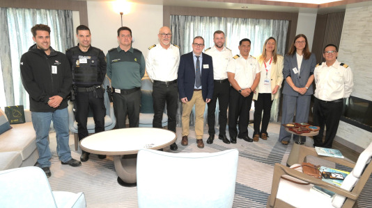 El Ocean Albatross visita el puerto herculino @Javier Albores (7)