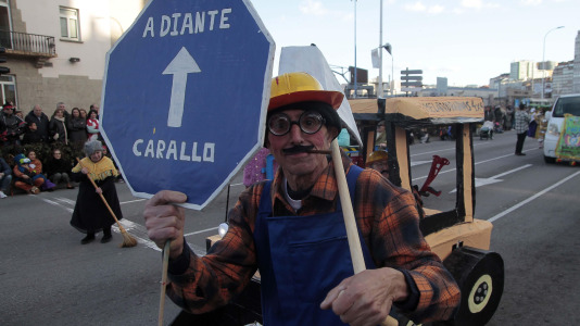 Desfile de comparsas 2025 en A Coruna (14)