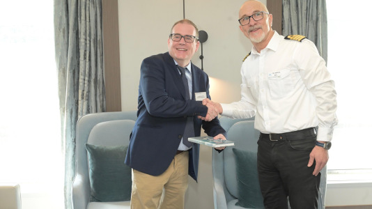 El Ocean Albatross visita el puerto herculino @Javier Albores (6)