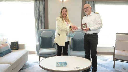 El Ocean Albatross visita el puerto herculino @Javier Albores (5)