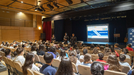 Policía Nacional entrega a 125 escolares sus diplomas de ciberexpertos (7)