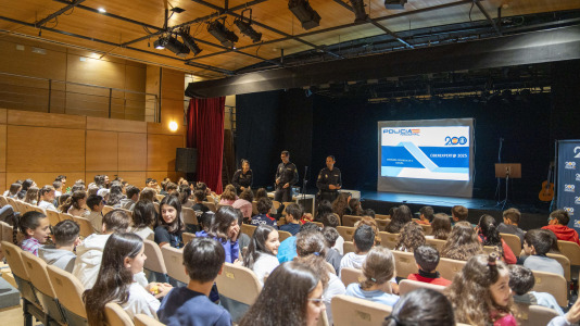 Policía Nacional entrega a 125 escolares sus diplomas de ciberexpertos (6)