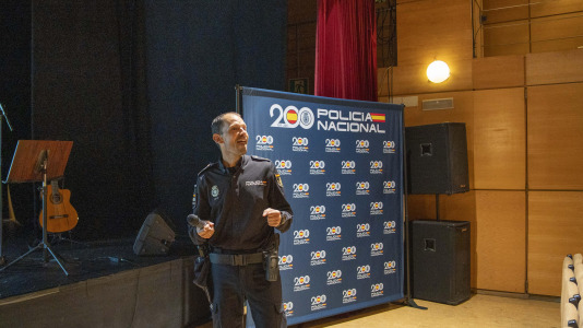 Policía Nacional entrega a 125 escolares sus diplomas de ciberexpertos (1)