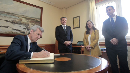 Reunión extraordinaria de autoridades para aprobar la licitación del Máster Plan para Coruña Marítima (21)