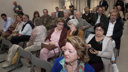 Presentación del libro Al Toque de Campana de Oración en el Espacio Avenida (20)
