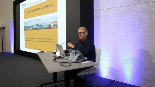 Presentación del libro Al Toque de Campana de Oración en el Espacio Avenida (9)