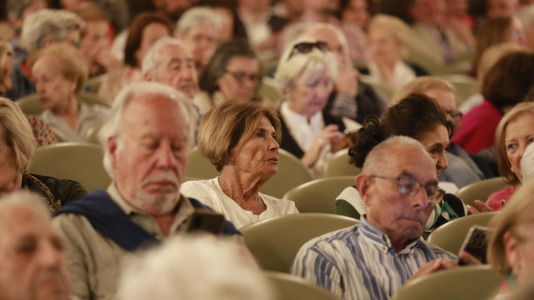 Música sobre las tablas del teatro Colón para celebrar el Día de las Fuerzas Armadas (17)
