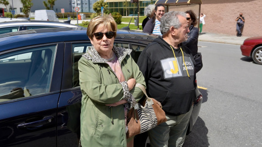 Muchos amigos, vecinos y pacientes acudieron a despedirse de la facultativa Rosa Rodríguez (3)