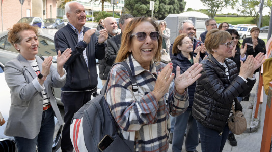 Muchos amigos, vecinos y pacientes acudieron a despedirse de la facultativa Rosa Rodríguez (6)