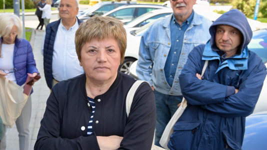 Muchos amigos, vecinos y pacientes acudieron a despedirse de la facultativa Rosa Rodríguez (5)