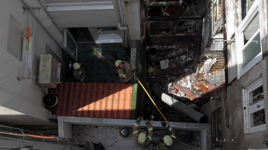 Así quedó por dentro el edificio okupado que ardió en la calle de la Barrera de A Coruña @ Quintana (11)