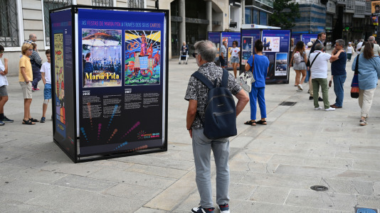 Exposición 'As Festas de María Pita a través dos seus carteis' FOTO Pedro Puig (10)