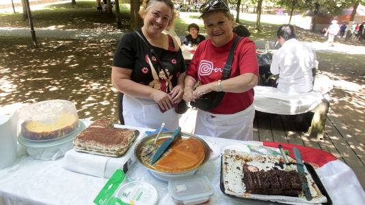 La comunidad peruana de A Coruña celebra su día nacional. FOTO Quintana (9)
