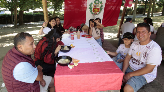 La comunidad peruana de A Coruña celebra su día nacional. FOTO Quintana (7)