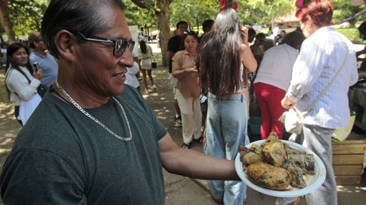La comunidad peruana de A Coruña celebra su día nacional. FOTO Quintana (5)