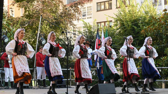 Festival Internacional de Folclore en Plaza de España FOTO Pedro Puig (3)
