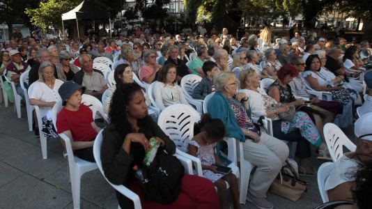 Festival Internacional de Folclore en la Plaza de España FOTO Quintana (9)