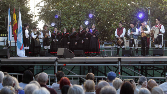 Festival Internacional de Folclore en la Plaza de España FOTO Quintana (5)