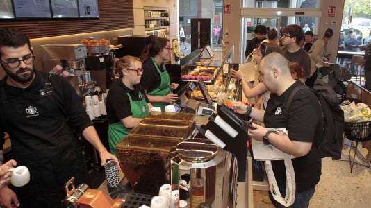 Inauguración del Starbucks. FOTOS Quintana (8)