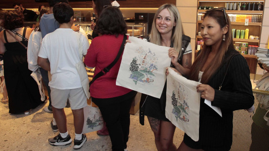 Inauguración del Starbucks. FOTOS Quintana (13)