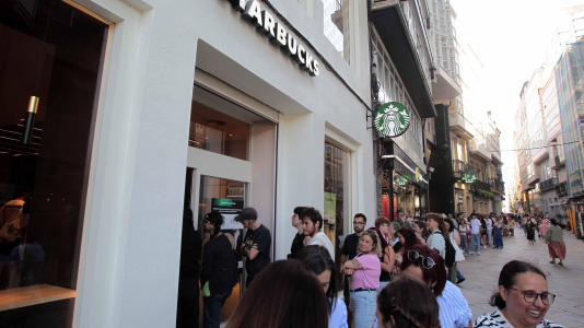 Inauguración del Starbucks. FOTOS Quintana (1)