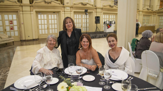 Maricarmen Dueñas, Josefi na Ramos, Flor Sanmartín y Olga Casal