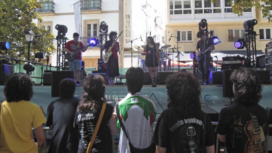 Revel Velvet en la Plaza de Azcárraga. FOTO Quintana (4)