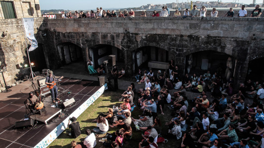 Ballaké Sissoko y Piera Faccini en el castillo de San Antón @Quintana (1)