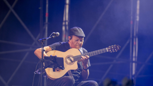 Albert Pla, durante su actuación de anoche en María Pita @carlota blanco (15)