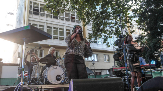 PP Arnold en la plaza de Azcárraga (6)