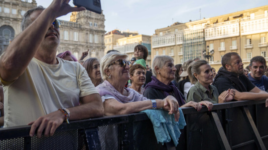 Albert Pla, durante su actuación de anoche en María Pita @carlota blanco (4)