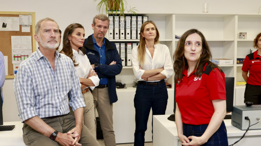 Los reyes visitan el Centro de Coordinación del Distrito Forestal XIV de Verín (Ourense) FOTO EFE Brais Lorenzo (8)