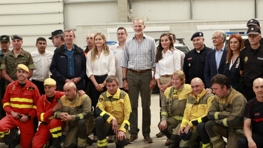 Los reyes visitan el Centro de Coordinación del Distrito Forestal XIV de Verín (Ourense) FOTO EFE Brais Lorenzo (5)