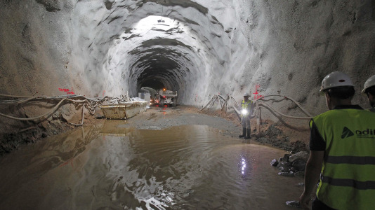 Las imágenes de la excavación de los tres túneles del acceso ferroviario FOTO Quintana (28)