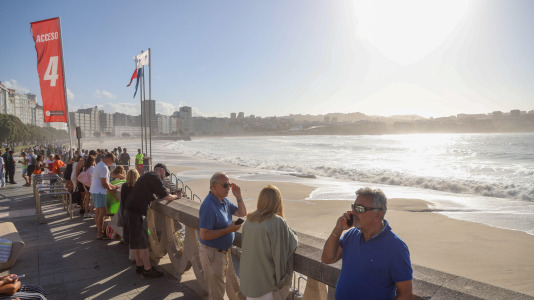 Mareas vivas playa del Orzán. FOTOS Germán Barreiros (12)