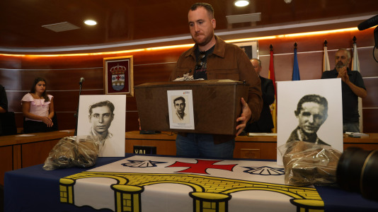 Entrega de los restos de los antifranquistas de Culleredo FOTO Germán Barreiros (20)