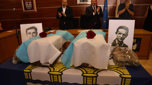 Entrega de los restos de los antifranquistas de Culleredo FOTO Germán Barreiros (6)
