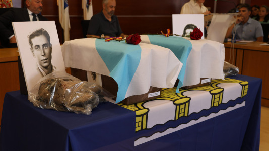 Entrega de los restos de los antifranquistas de Culleredo FOTO Germán Barreiros (3)