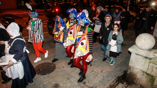 Las comadres dan inicio al carnaval coruñés (17)