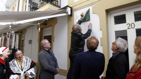 Acto de colocación de la placa conmemorativa en recuerdo de Adolfo Anta Seoane FOTO Quintana (1)