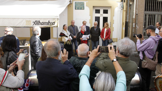 Acto de colocación de la placa conmemorativa en recuerdo de Adolfo Anta Seoane FOTO Quintana (5)