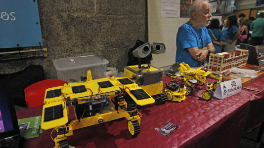 Feria OSHWDem (Open source Hardware Demonstration) de tecnología abierta