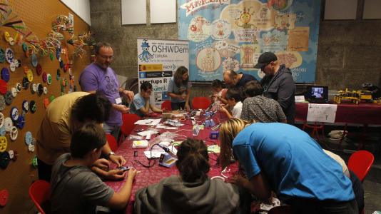 Feria OSHWDem (Open source Hardware Demonstration) de tecnología abierta