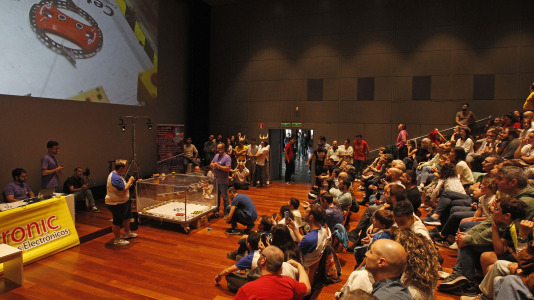 Feria OSHWDem (Open source Hardware Demonstration) de tecnología abierta