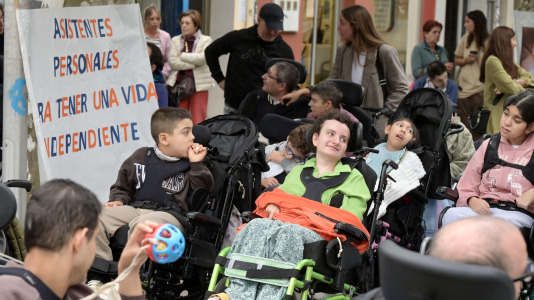 La campaña estatal bajo el lema “Ya toca” exige una respuesta firme del Estado para las personas con grandes necesidades de apoyo