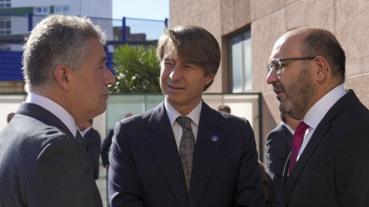 La celebración institucional incluyó la imposición de cruces de las órdenes del Mérito Militar y del Mérito de la Guardia Civil tanto a miembros del cuerpo como a personal ajeno