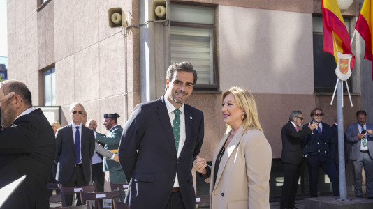 La celebración institucional incluyó la imposición de cruces de las órdenes del Mérito Militar y del Mérito de la Guardia Civil tanto a miembros del cuerpo como a personal ajeno